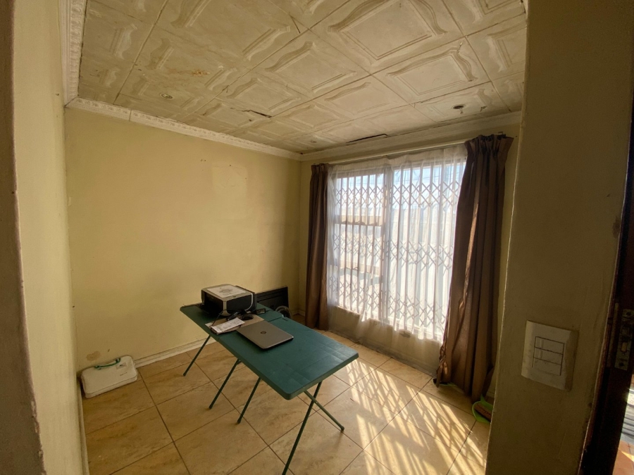 4 Bedroom Property for Sale in Umrhabulo Triangle Western Cape